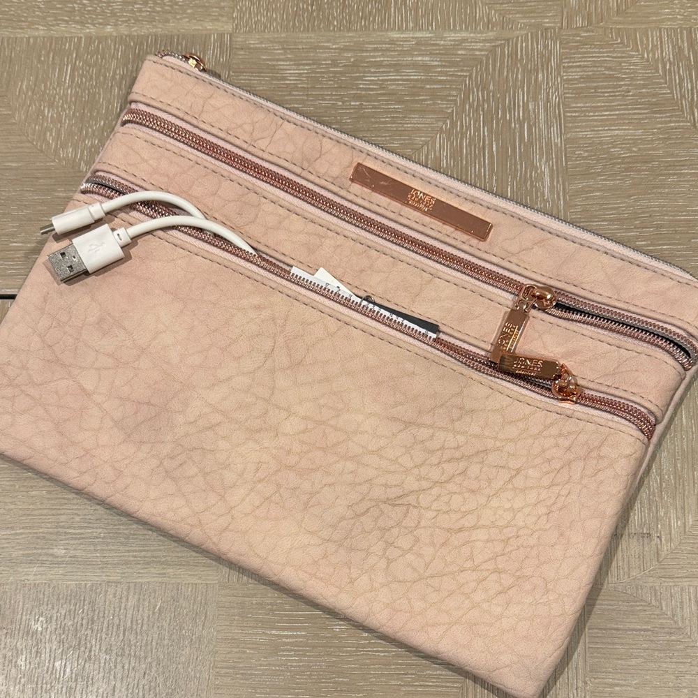 Jones New York Charging Pouch